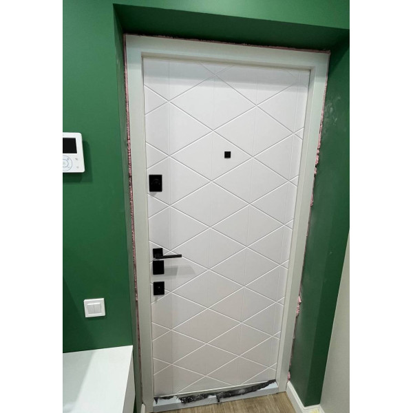 Вхідні двері в квартиру з шумоізоляцією Qdoors Авангард БАКАРДІ