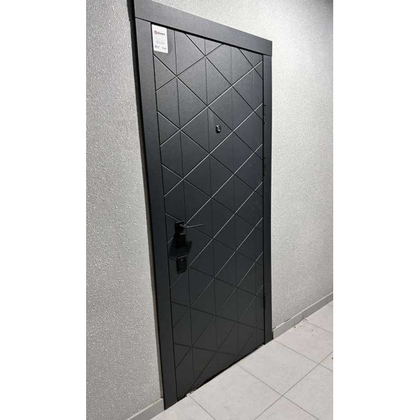 Вхідні двері в квартиру з шумоізоляцією Qdoors Авангард БАКАРДІ