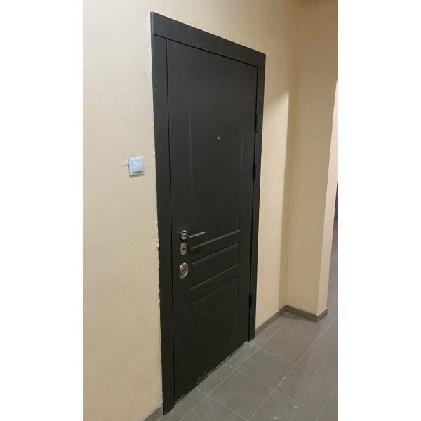 Вхідні двері в квартиру з шумоізоляцією Qdoors Авангард ТРІНО