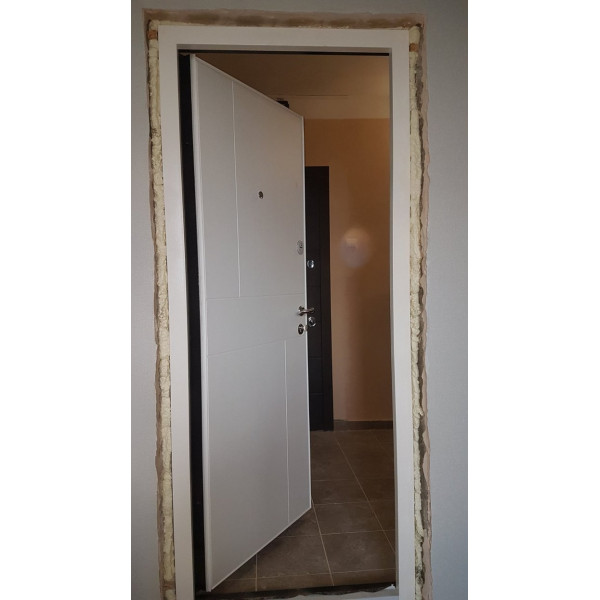 Входная дверь Qdoors СТИЛЬ-М белая рама