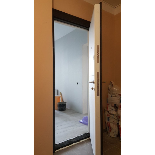 Входная дверь Qdoors СТИЛЬ-М белая рама